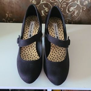 Black faux suede mary-jane style pumps, Size 8, American Eagle brand